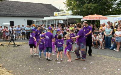 Dancing Queens and Kings on Tour